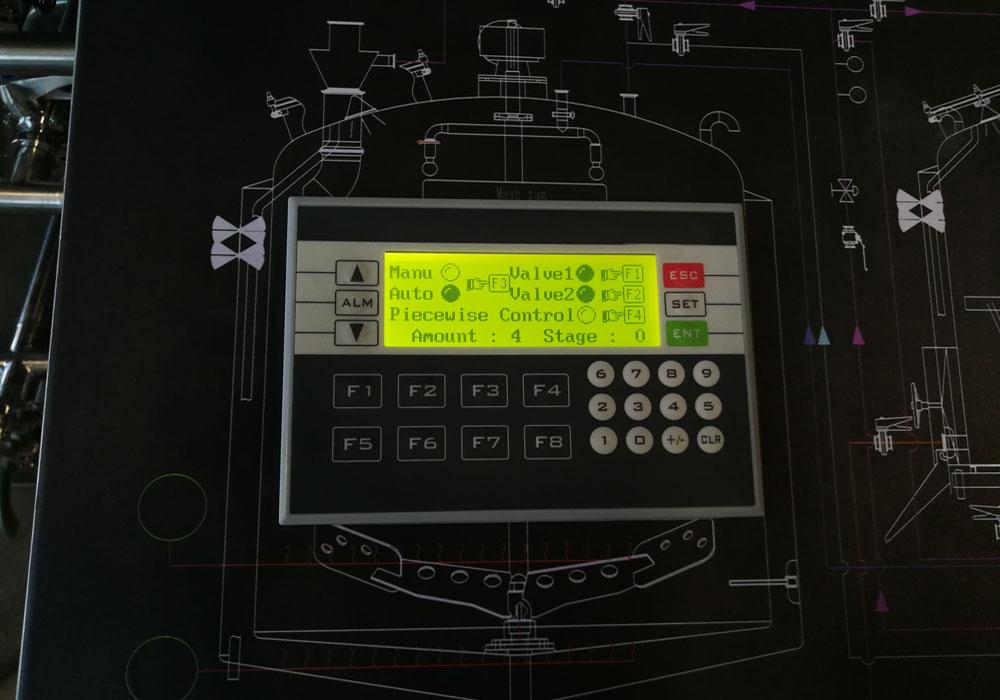 Step mashing temeprature controller in microbrewery